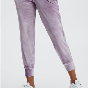 Fabletics Luxe Velour Jogger Bright Lilac SZ M